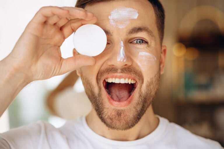Sunscreen dan Moisturizer dalam Satu Produk? Kenali Keunggulan Mantone